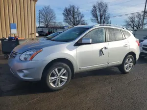 Nissan Rogue S 2.5L 4 2013