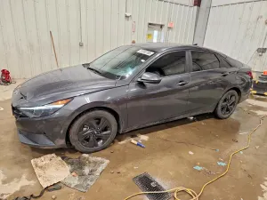 Hyundai Elantra 2.0L 4 2021