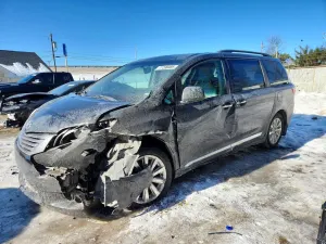 Toyota Sienna XLE 3.5L 6 2016