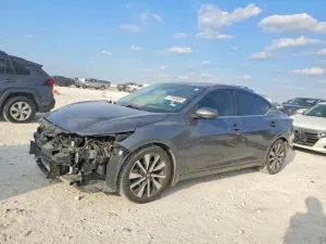 Nissan Sentra SV 2.0L 4 2020
