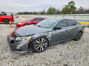 Nissan Altima SR 2.5L 4 2019
