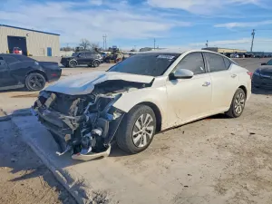 Nissan Altima S 2.5L 4 2021