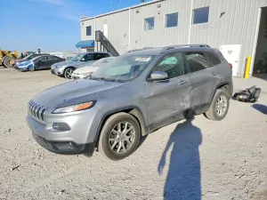 Jeep Cherokee LATITUDE 2.4L 4 2015