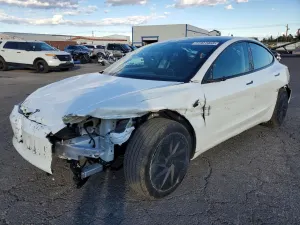 Tesla Model 3 2025