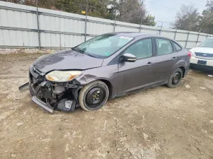 Ford Focus SE 2.0L 4 2014