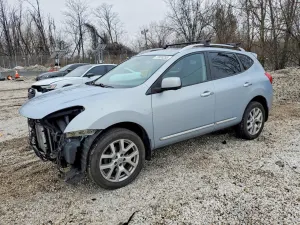 Nissan Rogue S 2.5L 4 2013