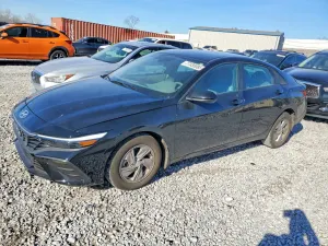 Hyundai Elantra SE 2.0L 4 2025