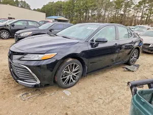Toyota Camry XLE 2.5L 4 2022