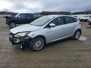Ford Focus TITANIUM 2.0L 4 2013