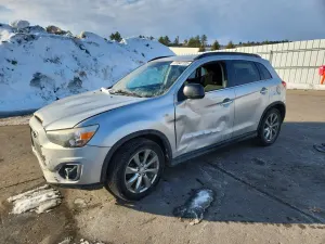 Mitsubishi Outlander LE 2.0L 4 2013