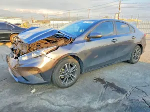 Kia Cerato / Forte / K3 LX 2 L 4 2023