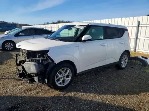 Kia Soul LX 2.0L 4 2020