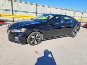 Nissan Altima SV 2.5L 4 2021