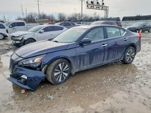 Nissan Altima SV 2.5L 4 2020