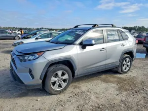 Toyota Rav4 XLE 2.5L 4 2020