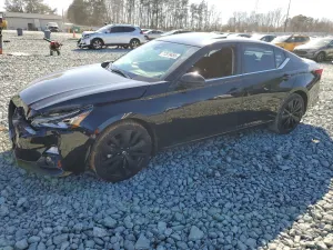 Nissan Altima SR 2.5L 4 2022