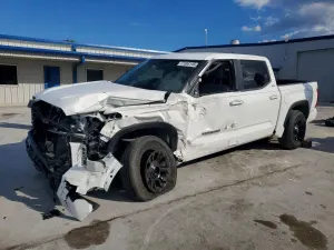 Toyota Tundra CREWMAX SR 3.4L 6 2024