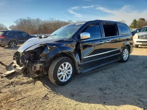 Chrysler Town & Country LIMITED PLATINUM 3.6L 6 2015