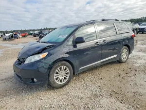 Toyota Sienna XLE 3.5L 6 2016