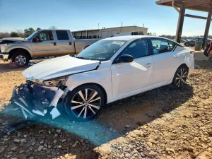 Nissan Altima SR 2.5L 4 2020