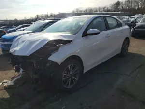 Kia Cerato / Forte / K3 LX 2 L 4 2023
