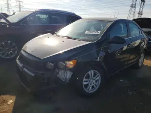 Chevrolet Aveo (Sonic) LT 1.8L 4 2015