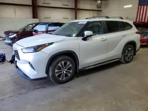 Toyota Highlander L 2.4L 4 2023