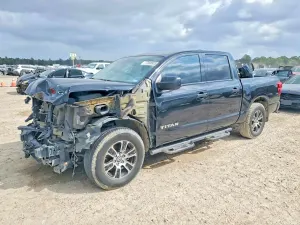 Nissan Titan SV 5.6L 8 2023