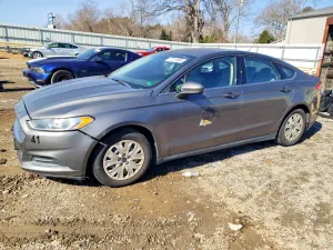 Ford Fusion S 2.5L 4 2013