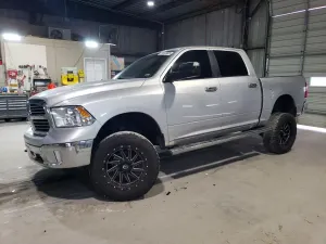 RAM 1500 SLT 5.7L 8 2016