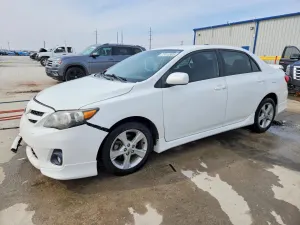 Toyota Corolla BASE 1.8L 4 2011