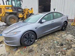 Tesla Model 3 2025