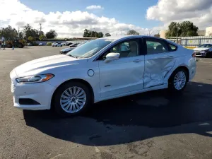 Ford Fusion SE PHEV 2.0L 4 2013