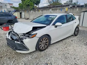 Toyota Camry LE 2.5L 4 2023