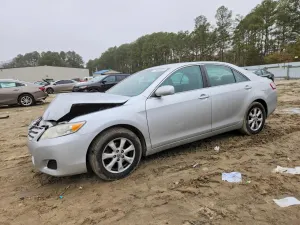 Toyota Camry BASE 2.5L 4 2011