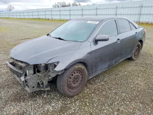 Toyota Camry BASE 2.5L 4 2011