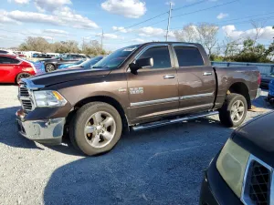RAM 1500 SLT 5.7L 8 2016