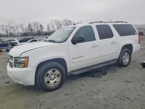 Chevrolet Suburban 5.3L 8 2013