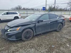 Nissan Altima SV 2.5L 4 2025
