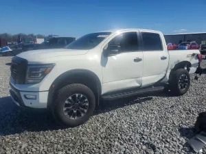 Nissan Titan PRO-4X 5.6L 8 2024