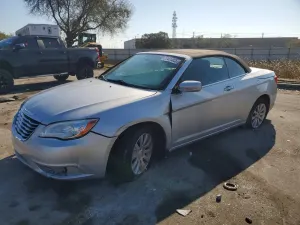Chrysler 200 TOURING 2.4L 4 2011
