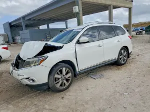 Nissan Pathfinder S 3.5L 6 2013