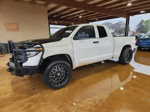 Toyota Tundra 5.7L 8 2020