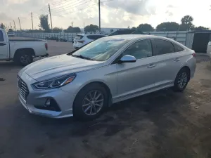 Hyundai Sonata SE 2.4L 4 2019