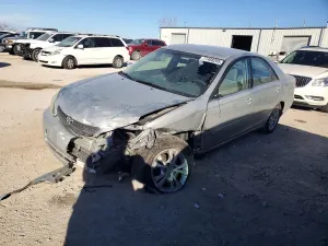 Toyota Camry LE 2.4L 4 2004