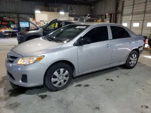 Toyota Corolla BASE 1.8L 4 2013