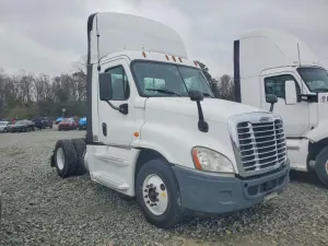 Freightliner Cascadia 12.8L 6 2015