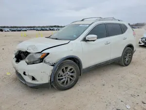 Nissan Rogue S 2.5L 4 2015