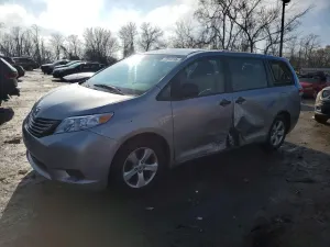 Toyota Sienna 3.5L 6 2013