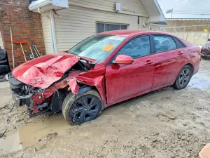 Hyundai Elantra SEL 2.0L 4 2023